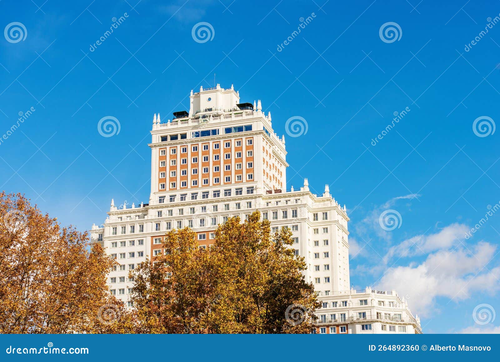 skyscraper in plaza de espana madrid spain - edificio espana