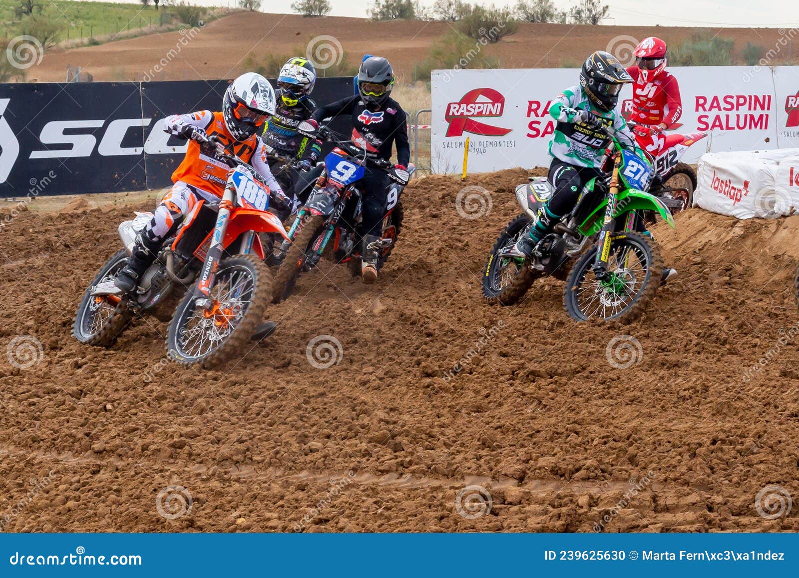 Madrid Espanha 16 De Outubro De 2021 : Campeonato Motocross Spanish Mxgp.  Corridas De Motocicletas Imagem Editorial - Imagem de curva, motociclista:  239625630