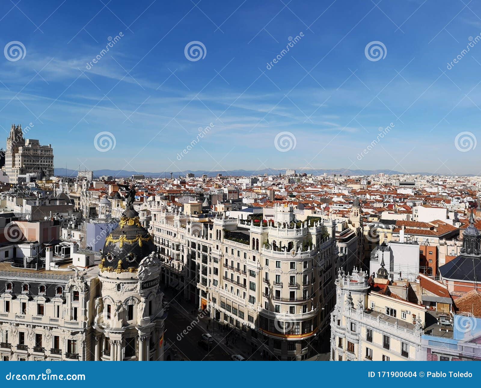 madrid skyline with mountains
