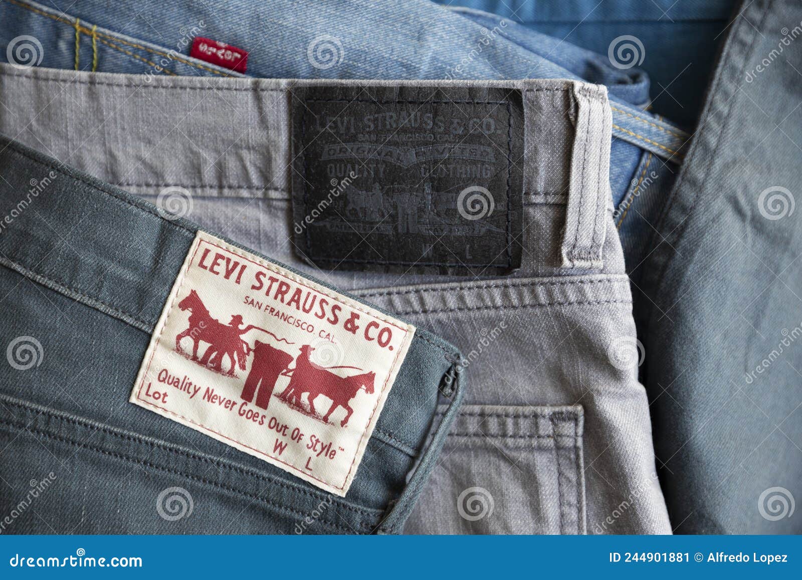 MADRID, SPAIN - APRIL 3, 2022: Close Up of the Back of Various Levi`s  Jeans. Detail of Different Labels with the Logo of the Worl Editorial Photo  - Image of colors, fabric: 244901881