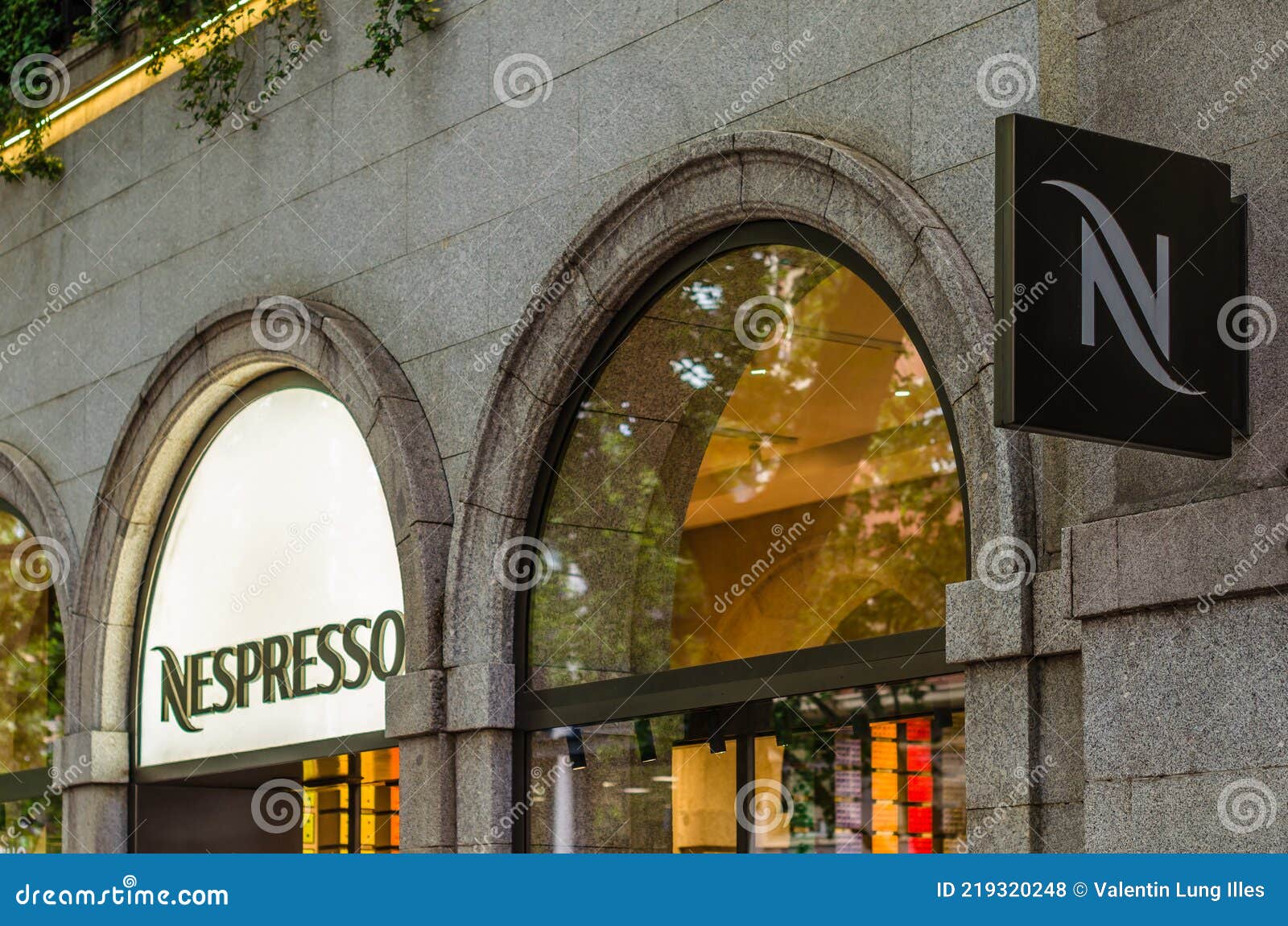 imod Ups påske Facade of a Nespresso Shop in Madrid, Spain Editorial Stock Photo - Image  of local, background: 219320248
