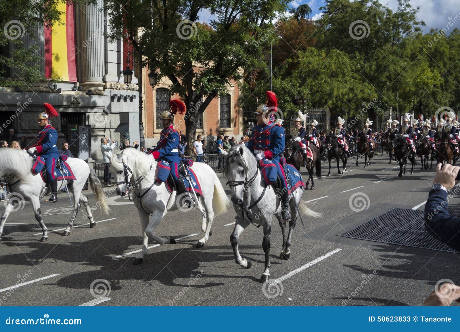 MADRID, SPANJE - OKTOBER 12: Spaanse Koninklijke Wachtcavalerie (Echt ...