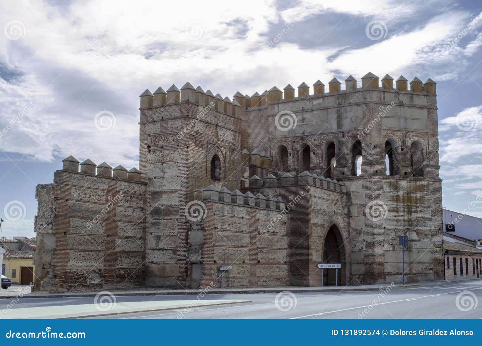 Walls of Madrigal De Las Altas Torres in Avila Editorial Stock Image -  Image of tower, ancient: 131892574