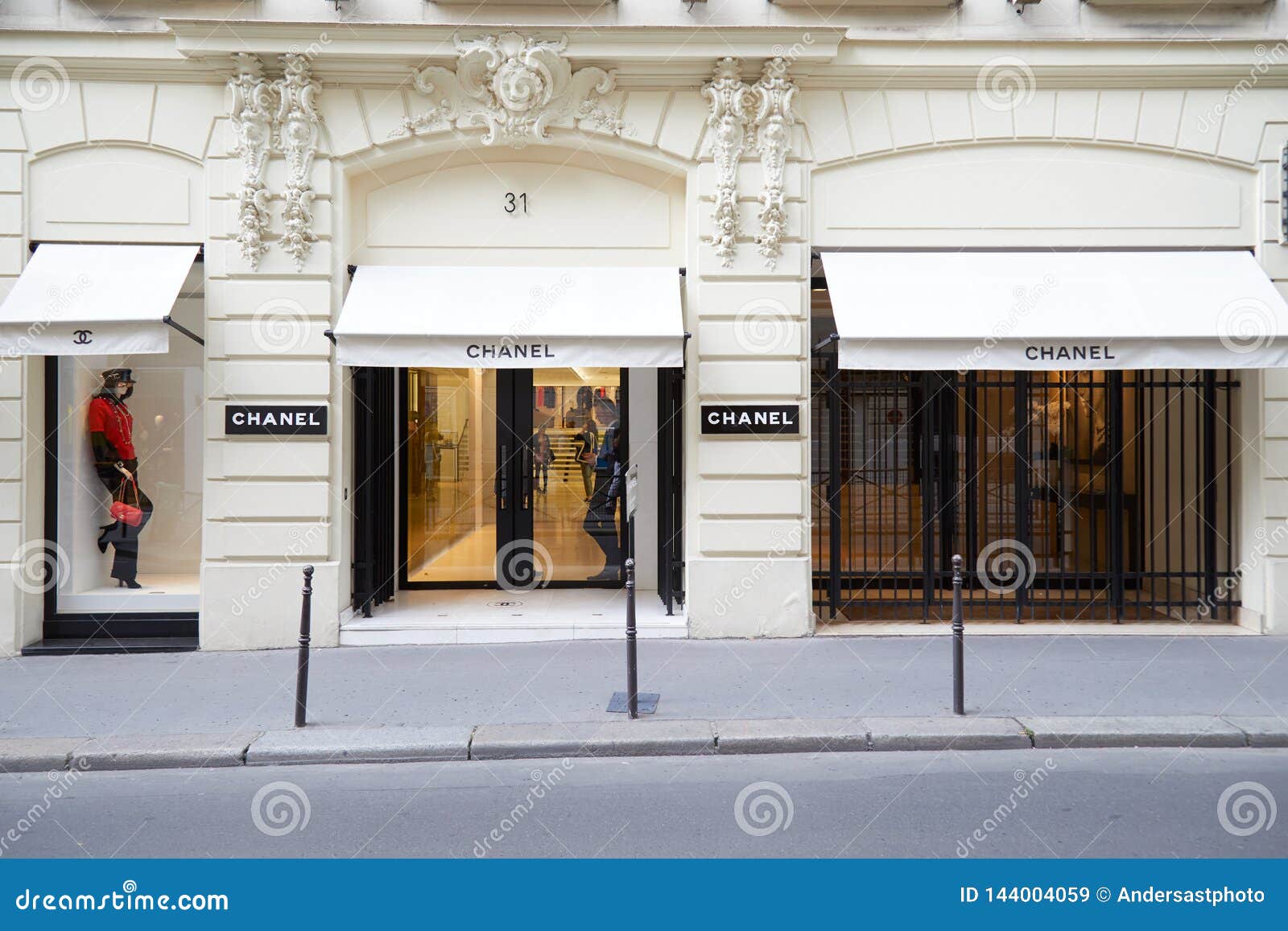 Magasin De Luxe De Mode De Chanel à Paris, France Image stock éditorial - Image du mode, luxe: