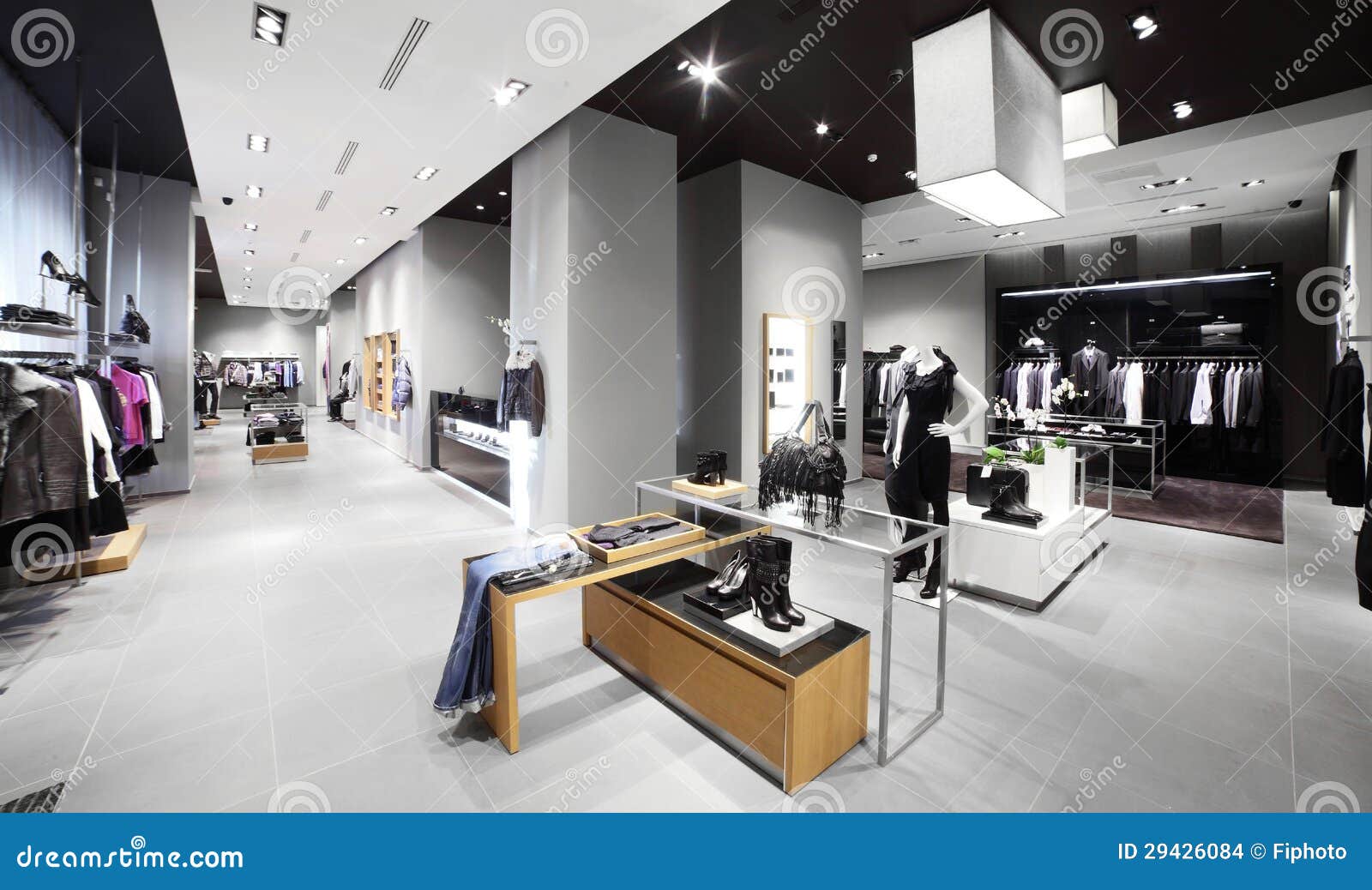 Magasin Moderne Et De Mode De Vetements Photo Stock Image Du Conception Indoors
