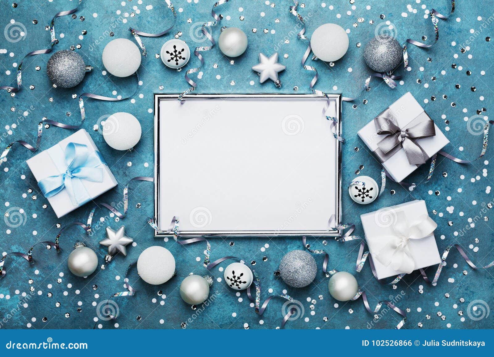 Magie De Noël De Fond Vue Avec Des Paillettes De Décoration, De Boîte-cadeau,  De Confettis Et D'argent De Noël Sur La Vue Supérie Photo stock - Image du  bille, vacances: 102526866