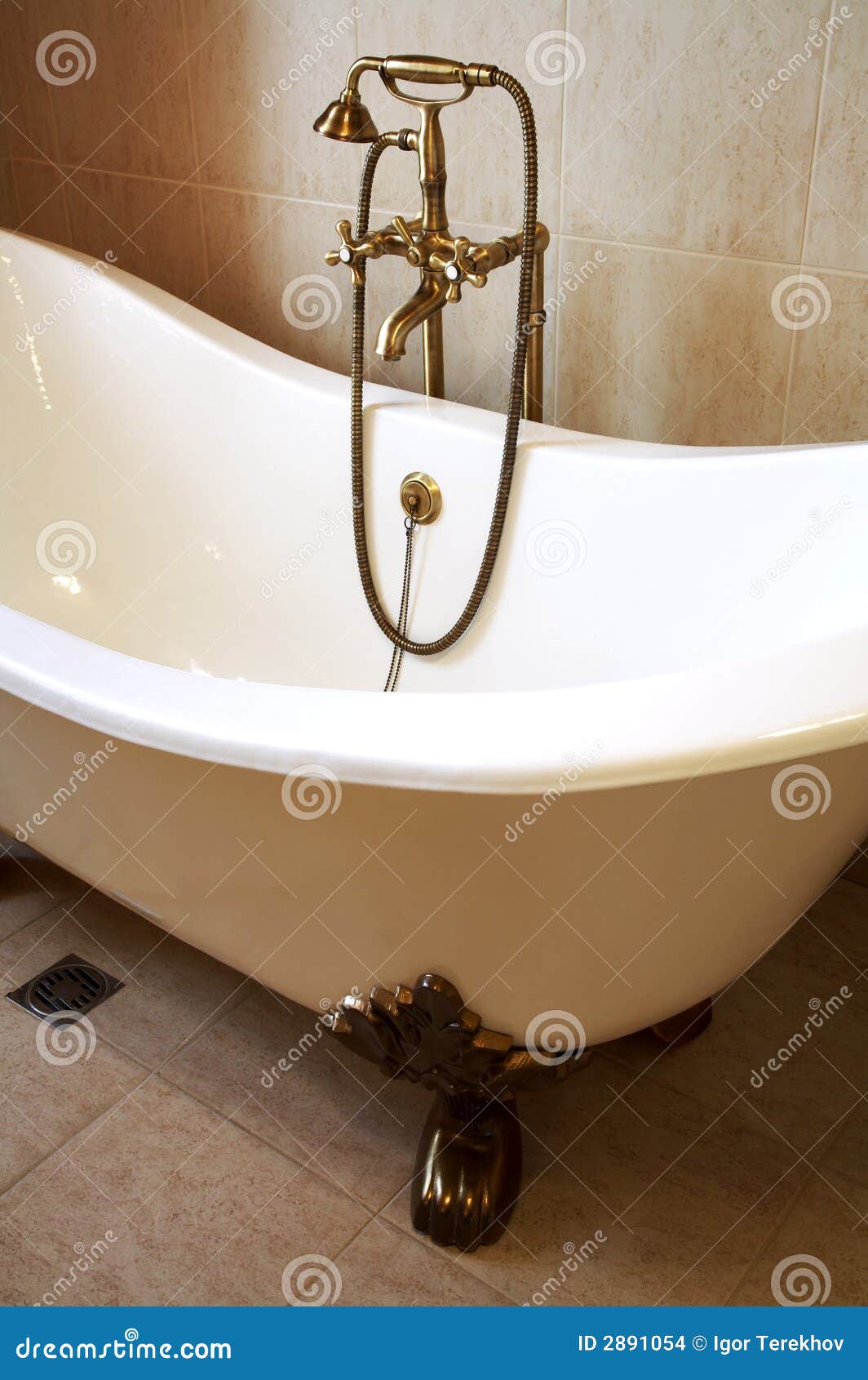 Faucets Bath Tub Running Water Stock Photos Free & RoyaltyFree Stock