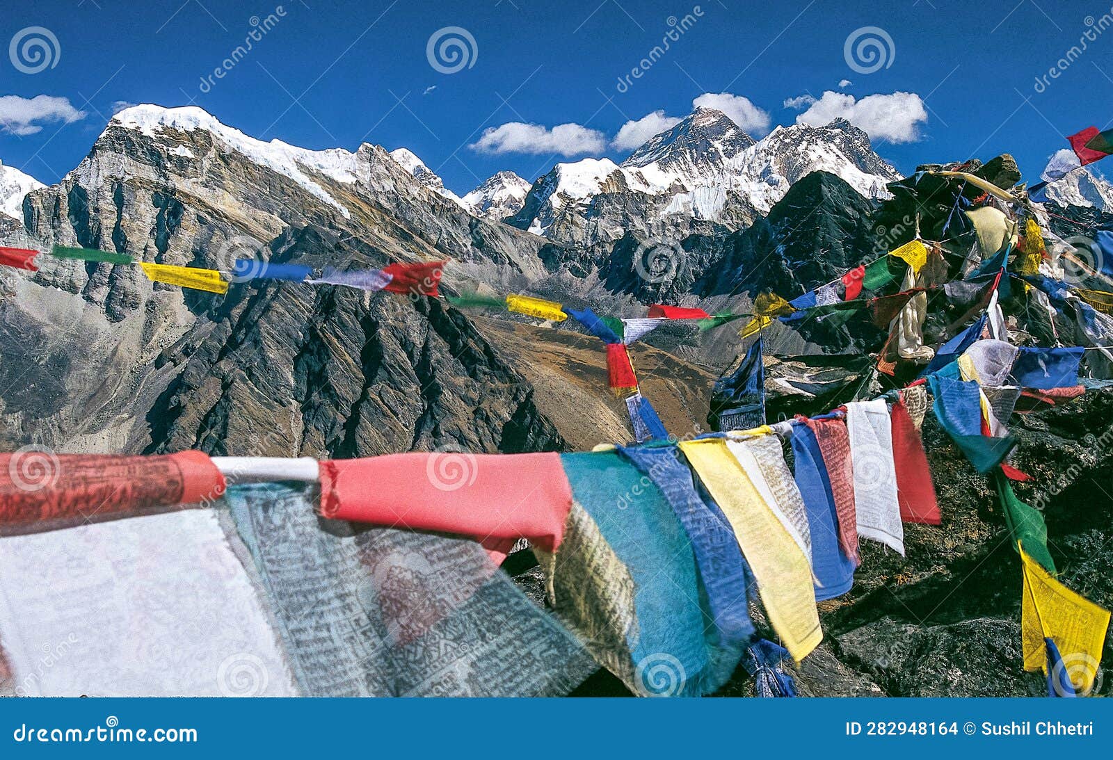 mt everest with prayers flags, gokyo kalapatthar, nepal