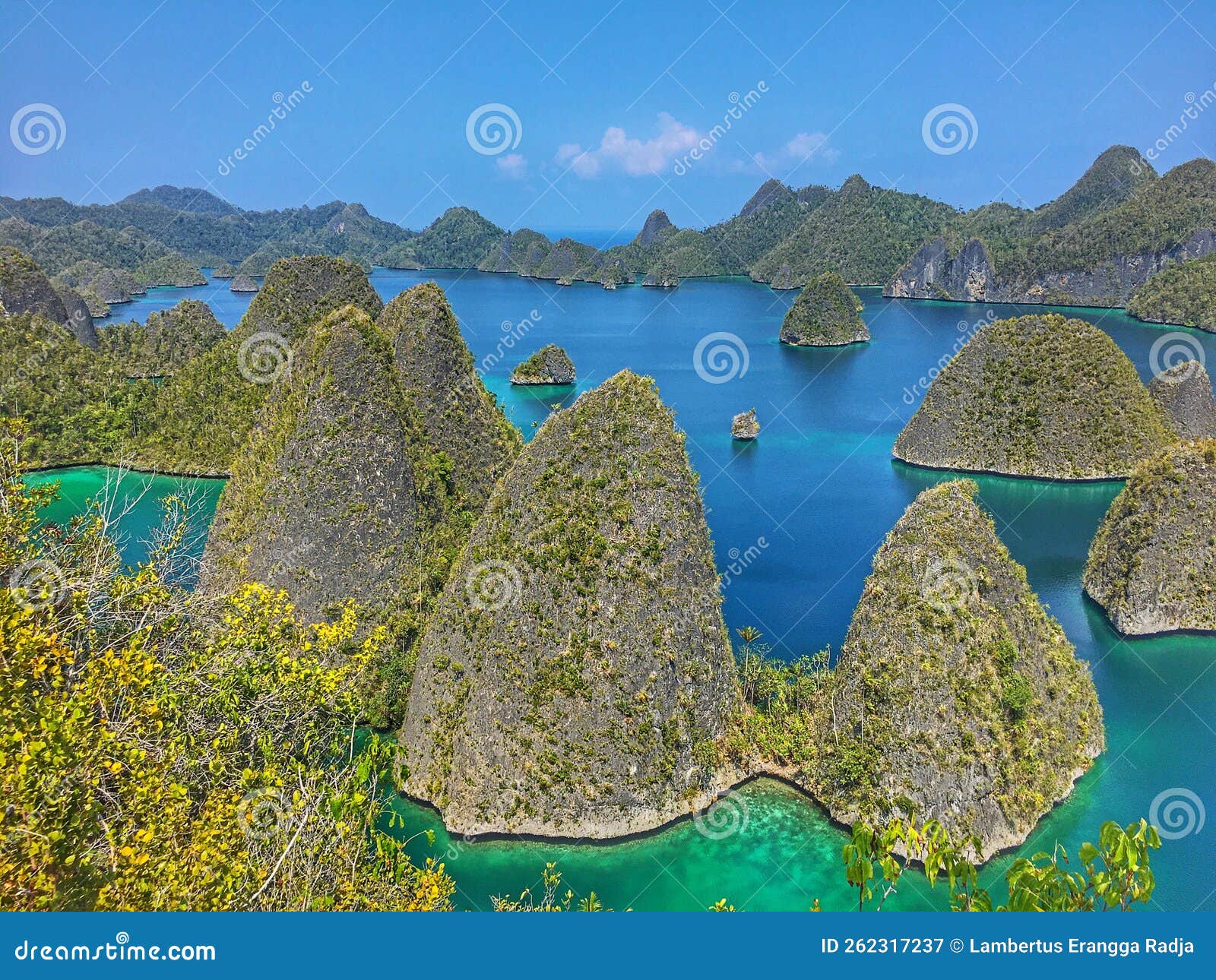 wayag raja ampat, west papua, indonesia