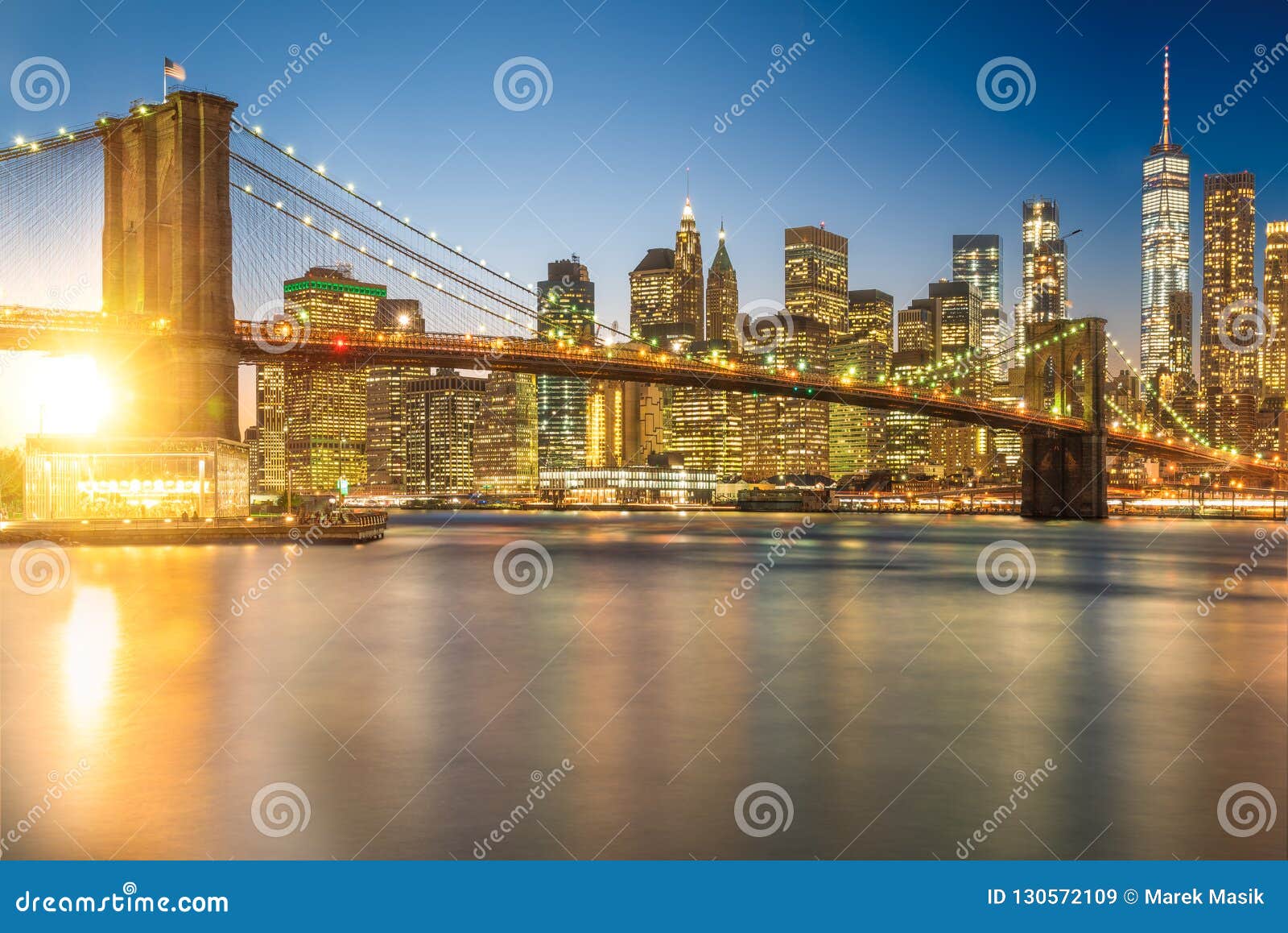 A Magnificent View of the Lower Manhattan and Brooklyn Bridge Wi Stock ...