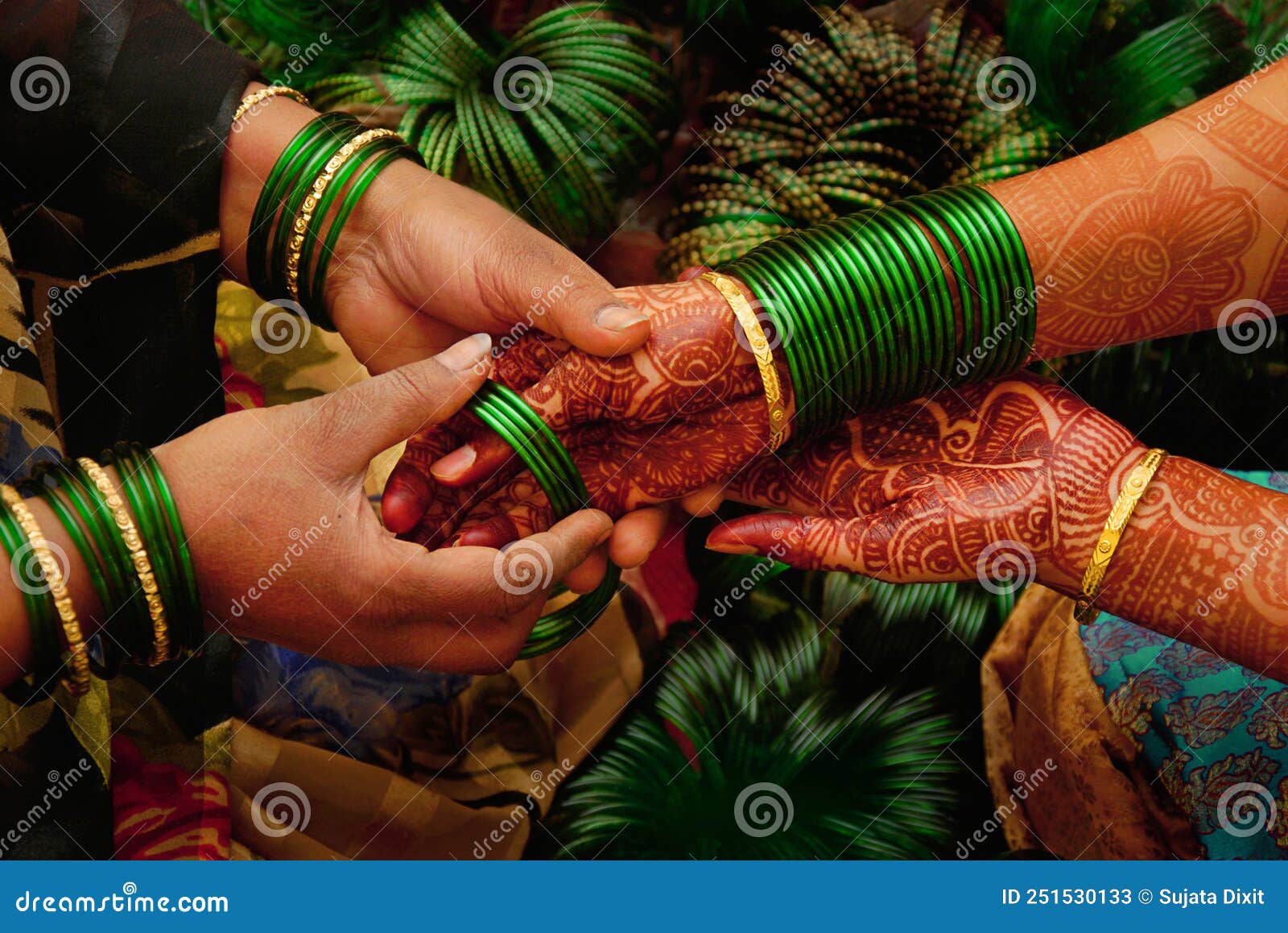 maharashtrian pre wedding bangle ceremony.