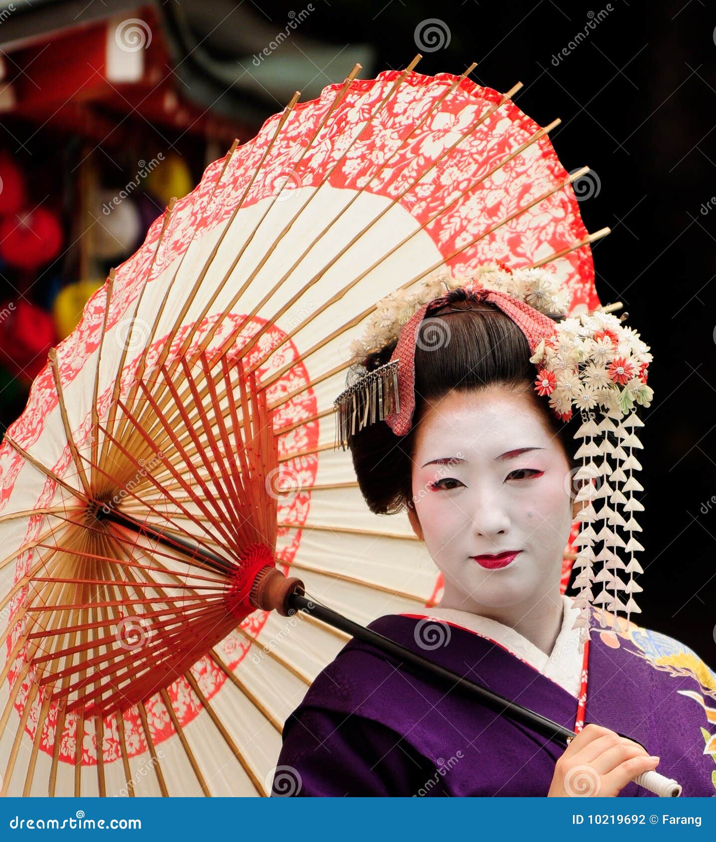 Maiko giapponese fotografia editoriale. Immagine di vestito 10219692