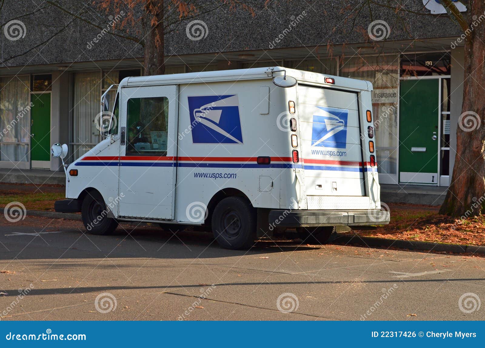 Mail truck editorial photo. Image of mailman, letter 22317426