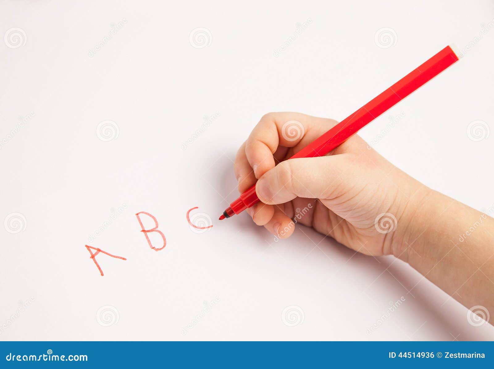 Main Des Lettres D'une écriture D'enfant Photo stock - Image du