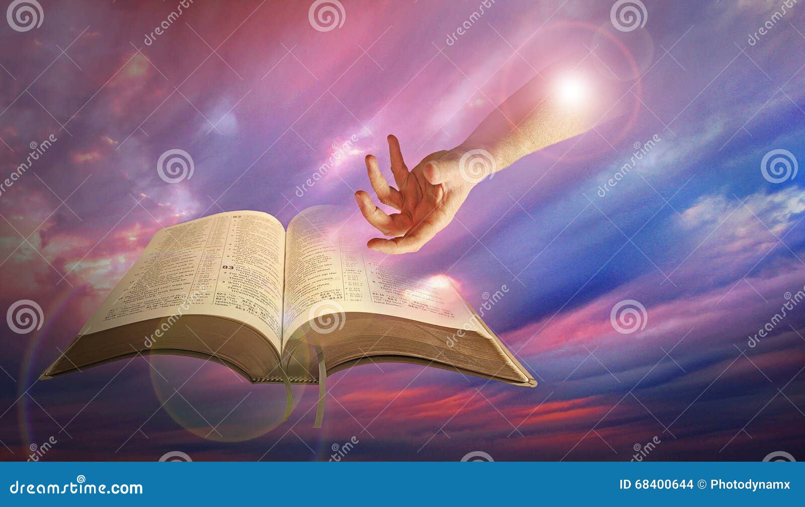 Main Divine D'un Dieu Avec La Bible Photo stock Image du religieux