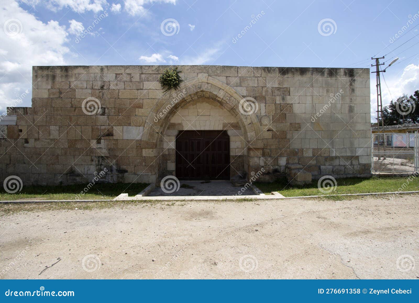 main door of misis havraniye caravanserai