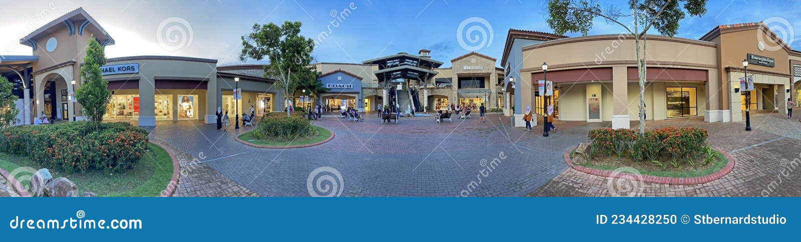 The Main Square of Johor Premium Outlets JPO, an Open Air Mall in  Indahpura, Malaysia with Designer Stores during Sunset Evening Editorial  Image - Image of designer, outlet: 234428250