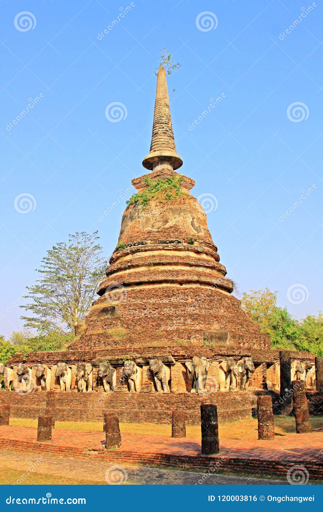 wat chang lom, sukhothai, thailand