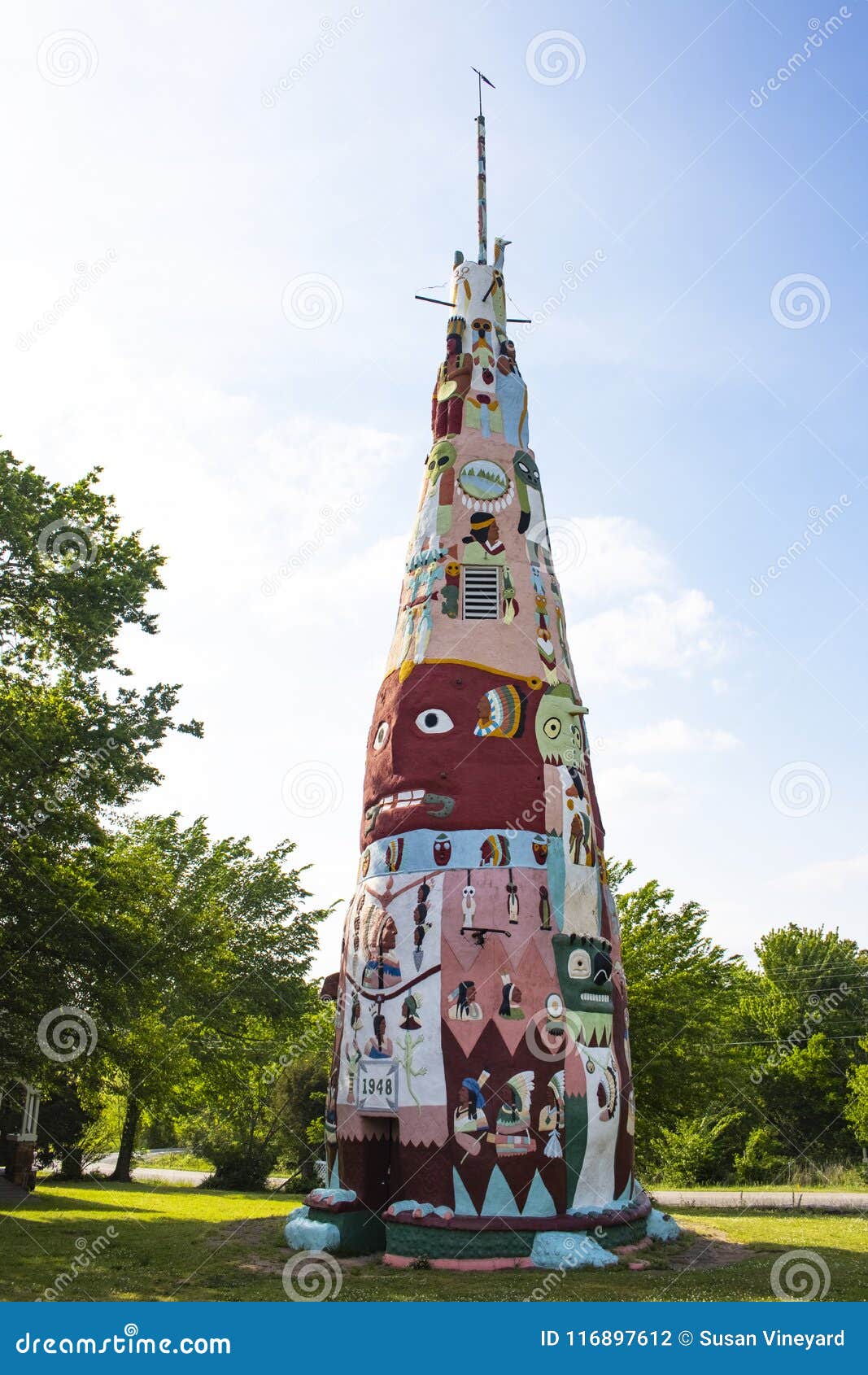 the main totem pole in ed galloways totem pole park near route 66 featuring native american and folk art foyil oklahoma usa 5 12 2