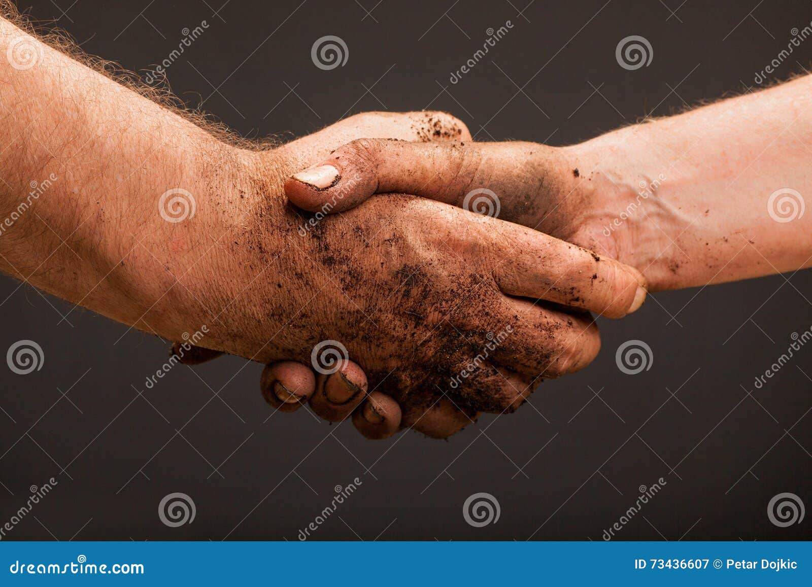 Рабочие руки 2 класс. Грязных рук рукопожатие. Руки фермера.