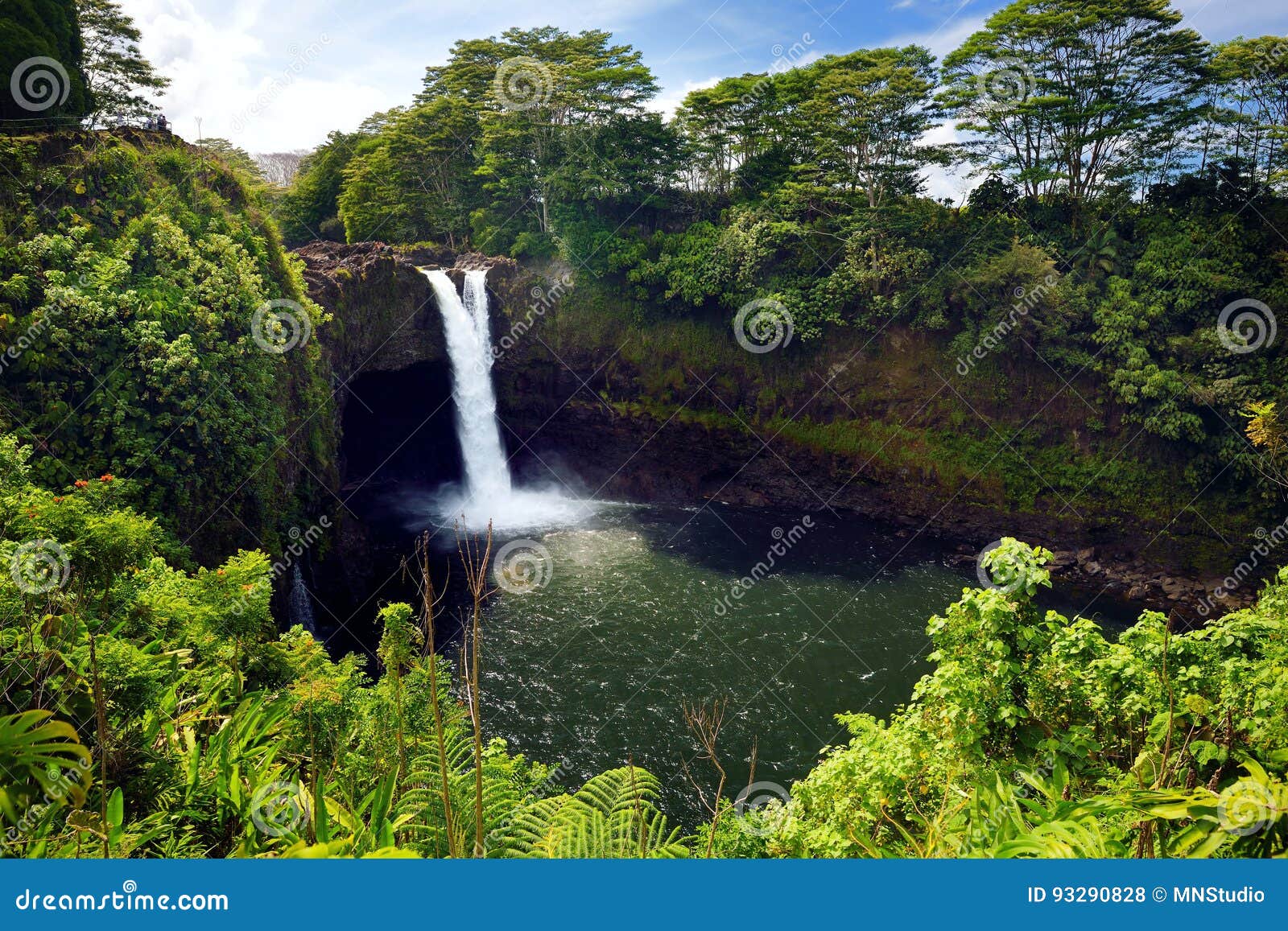 majesitc rainbow falls waterfall in hilo, wailuku river state park, hawaii