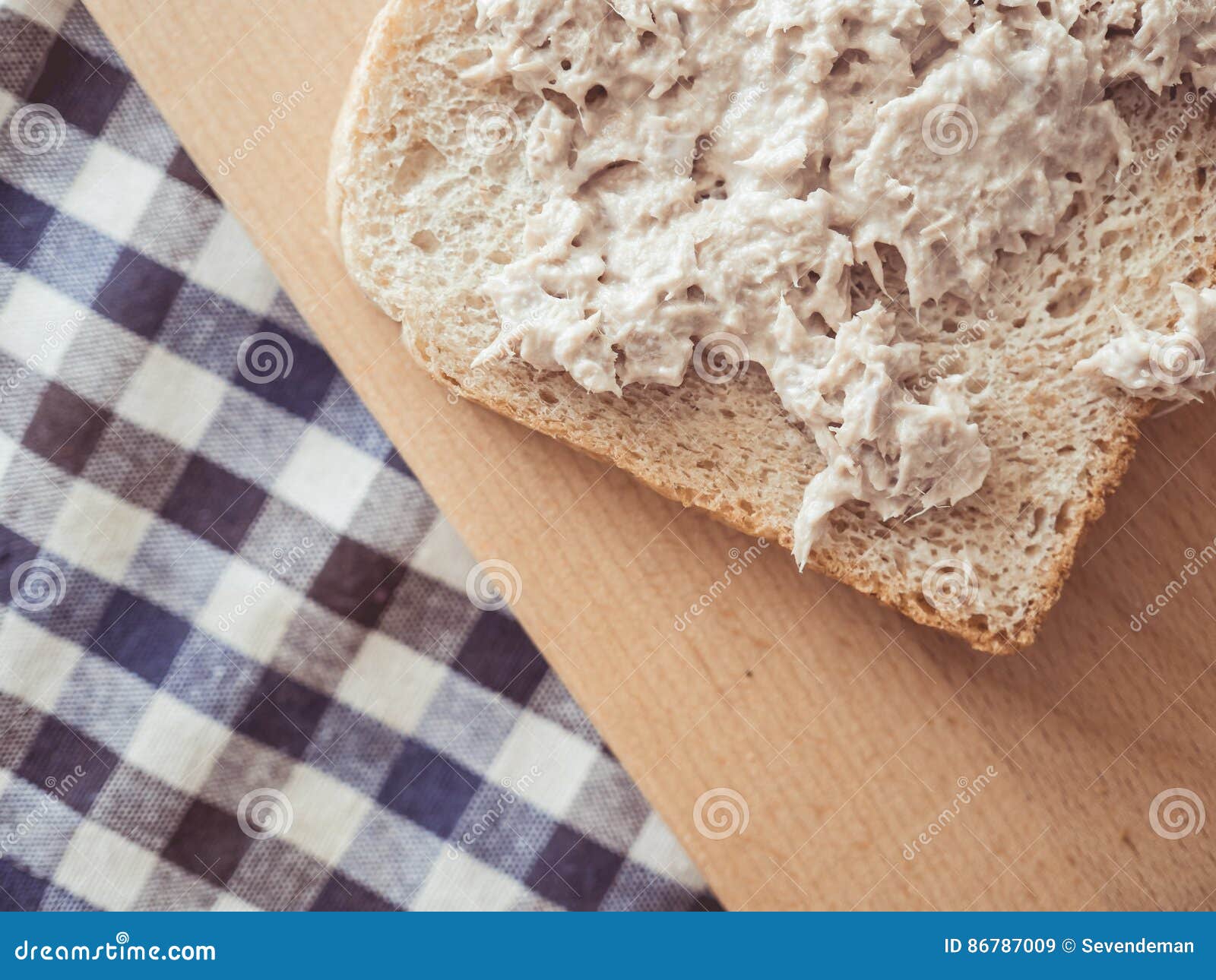 Make and Eat Tuna Sandwich. Stock Image Image of food, kitchen 86787009