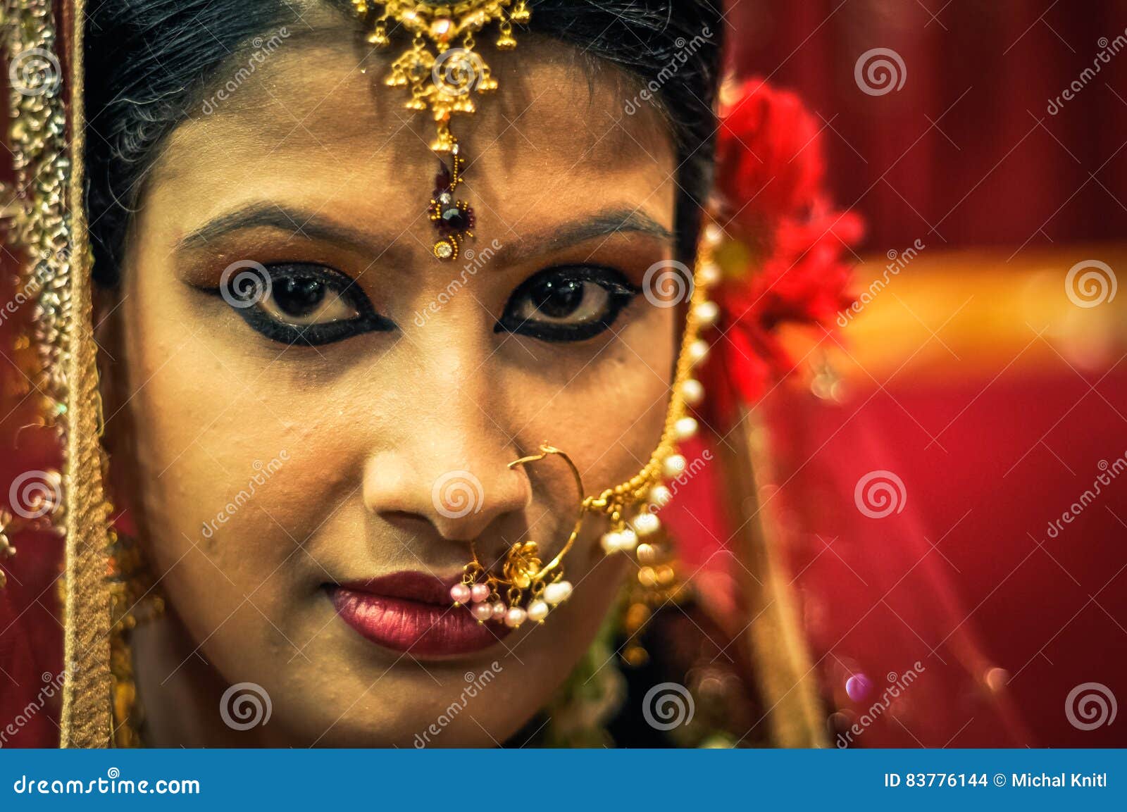 Portrait of an Elegant Indian Model in Bridal Look with Heavy Gold Jewelry  and Red Sari . Bengali Bride Stock Photo - Image of fashion, bride:  186071686