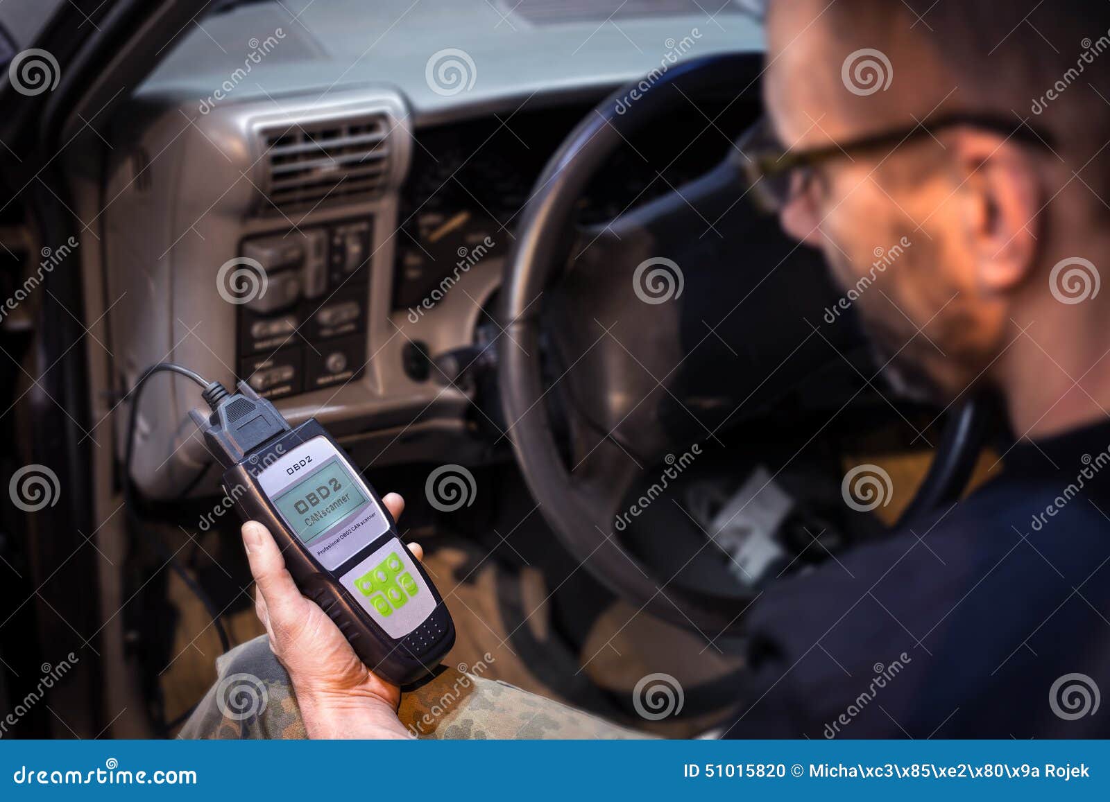 making car diagnostics using obd device