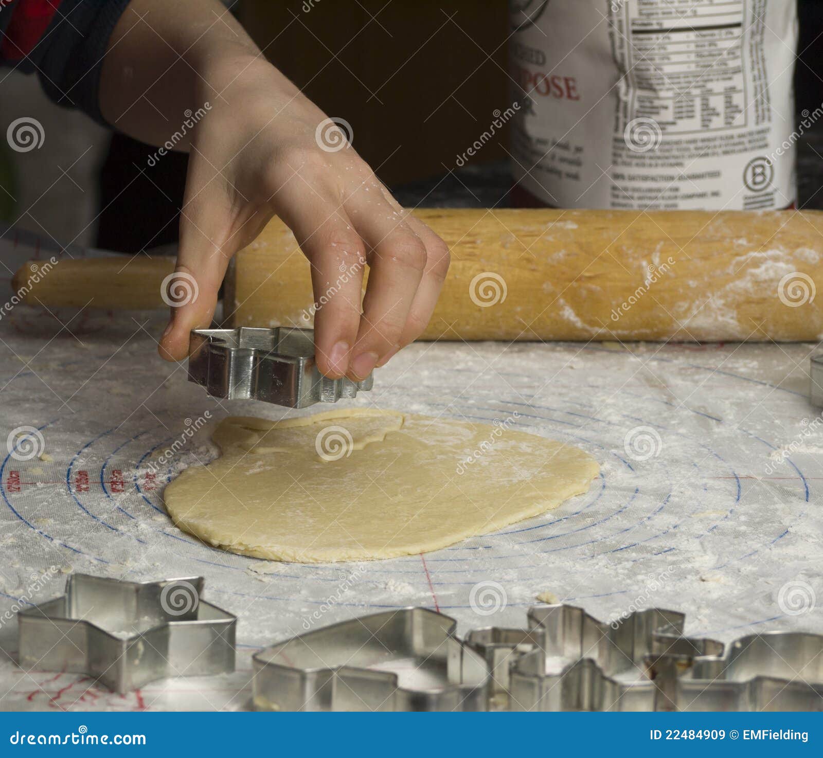 Making Cookies stock image. Image of xmas, dough, baking - 22484909