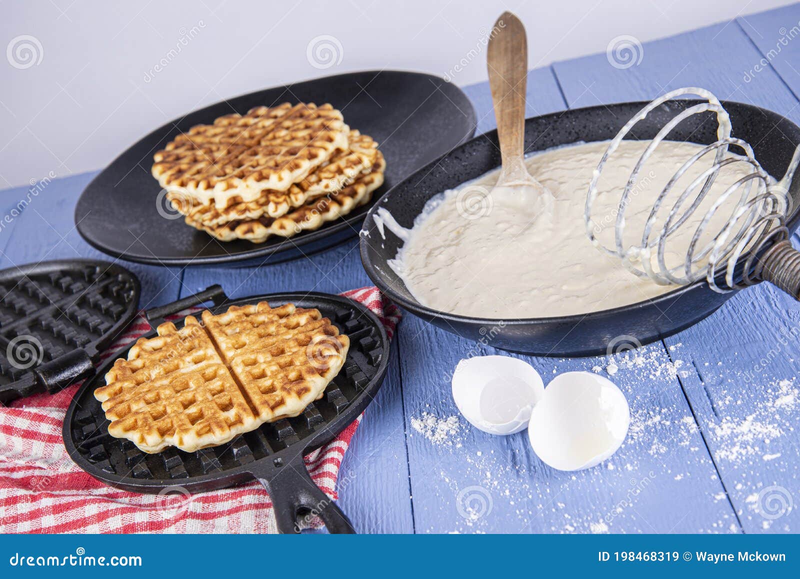 making homemade waffels