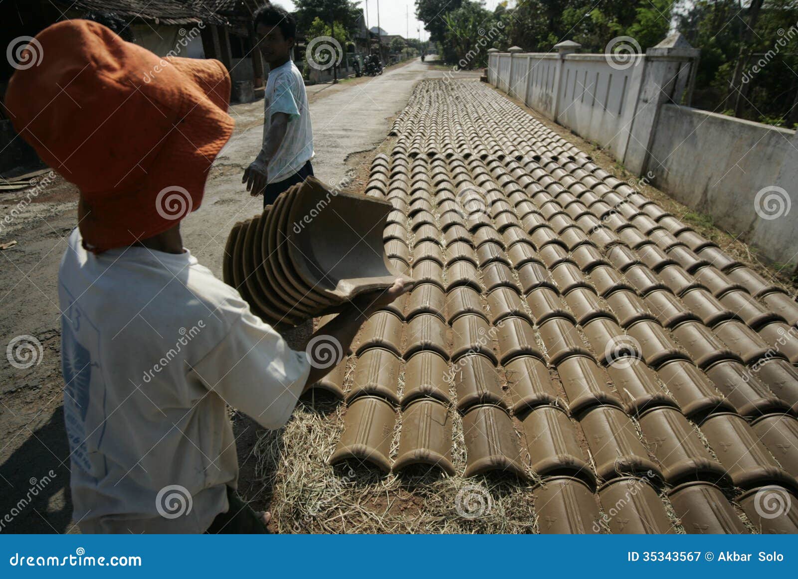 Making roof tile editorial photography. Image of housing 35343567
