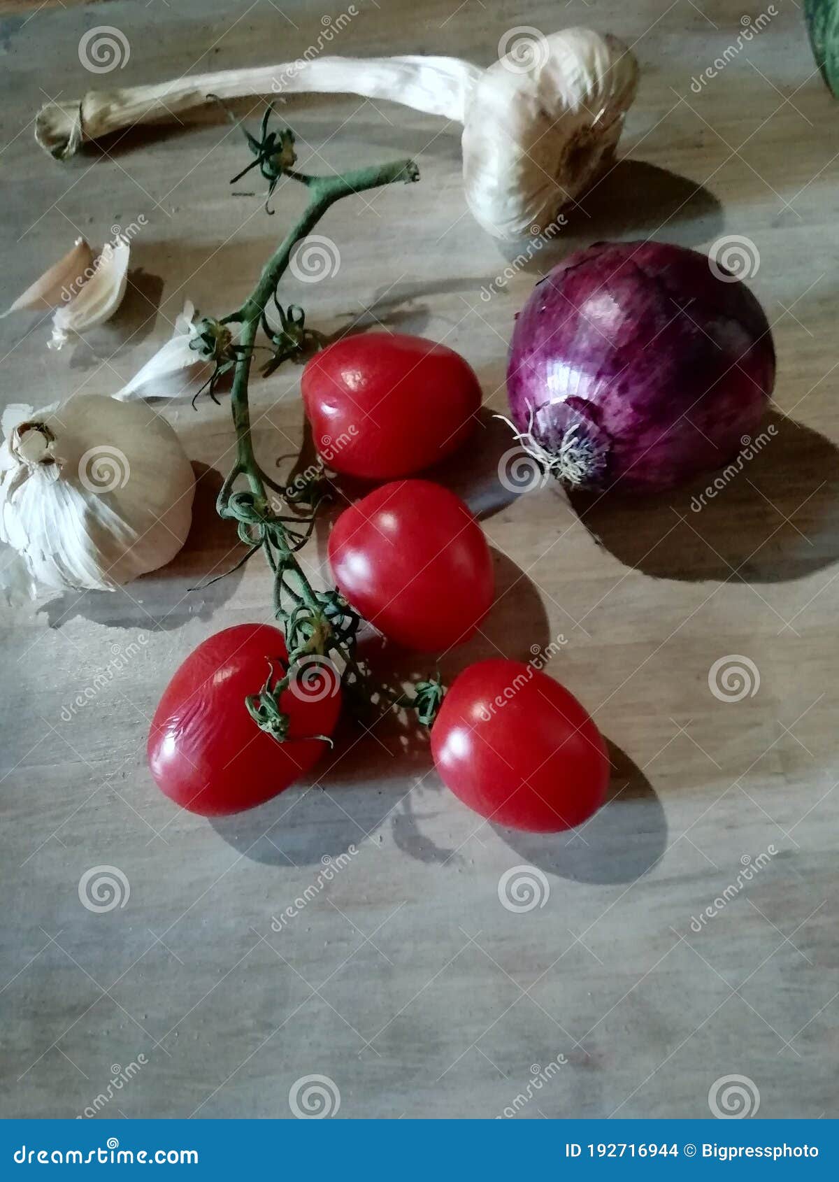 vegetable  sauce for pasta italy tomatoes onions and  garlic