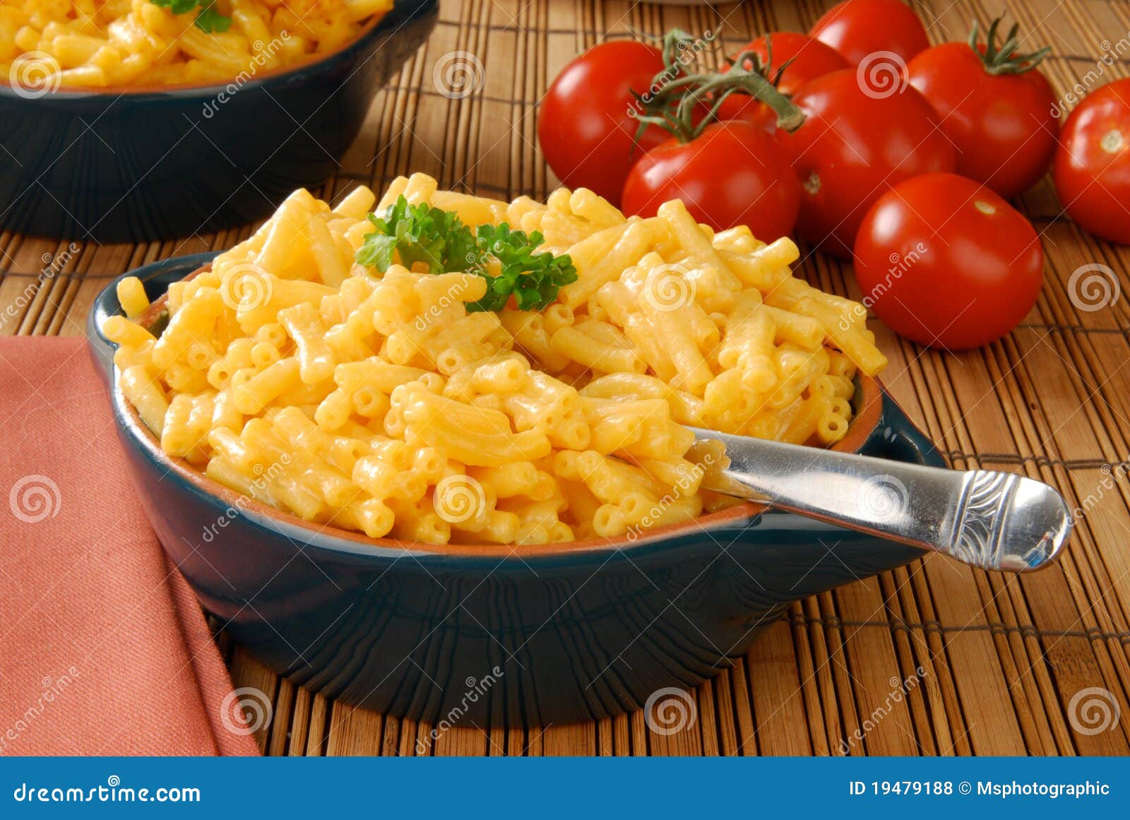 Makkaroni und Käse stockfoto. Bild von gelb, mahlzeit - 19479188