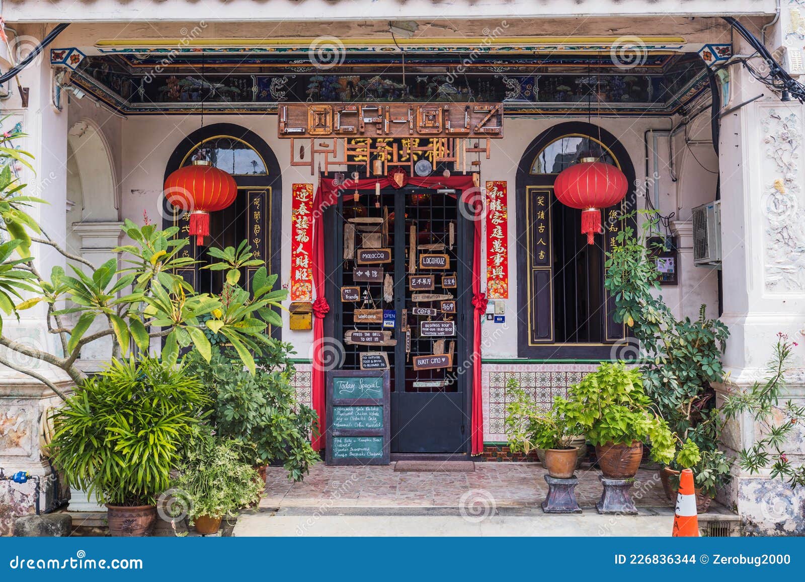 https://thumbs.dreamstime.com/z/malacca-malaysia-july-unique-heritage-hipster-design-cafe-called-locahouz-situated-old-double-storey-colonial-building-226836344.jpg