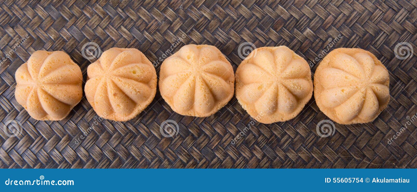 Malaie Kuih Bahulu III stockfoto. Bild von klein, süß 