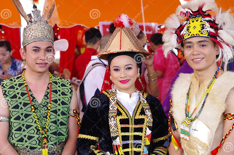 Malaysian Folkloric Dancers Editorial Photo - Image of expression ...