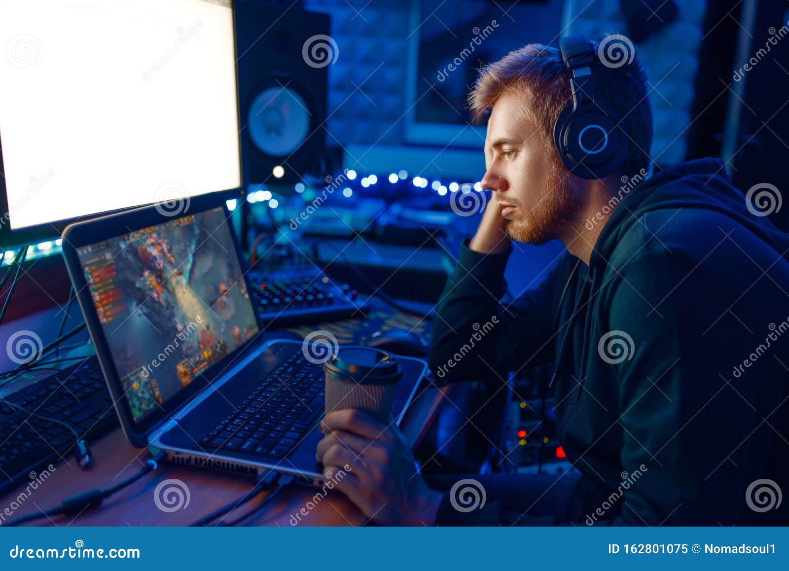 182 Sleeping Gamer Stock Photos - Free & Royalty-Free Stock Photos from  Dreamstime