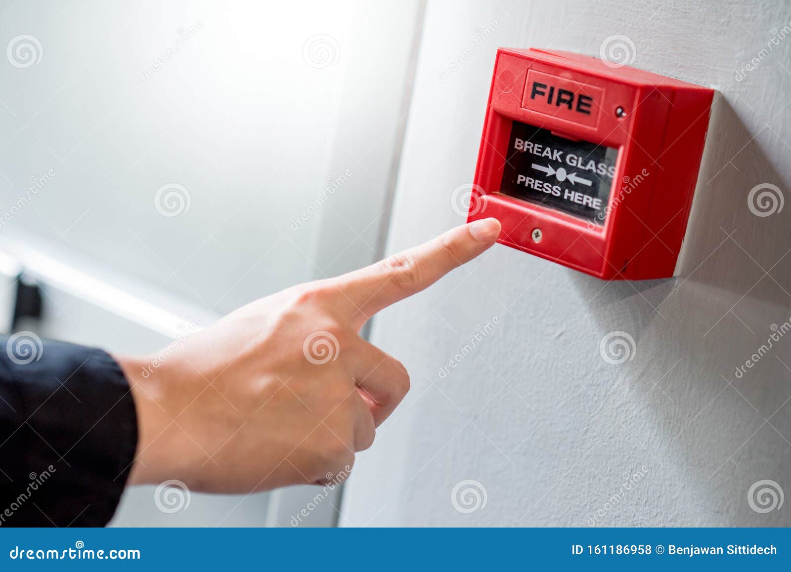 does the red alarm kight supposed to keep does the red alarm kight supposed to keep