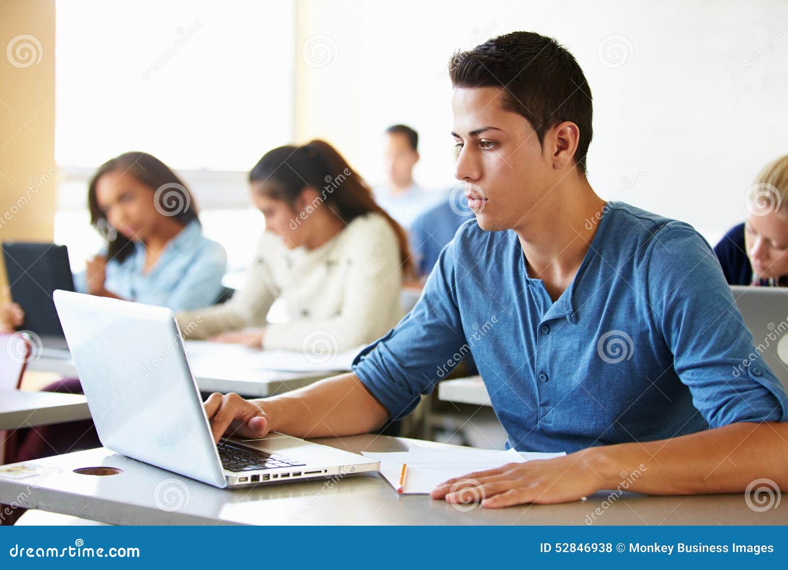 schools that provide laptops