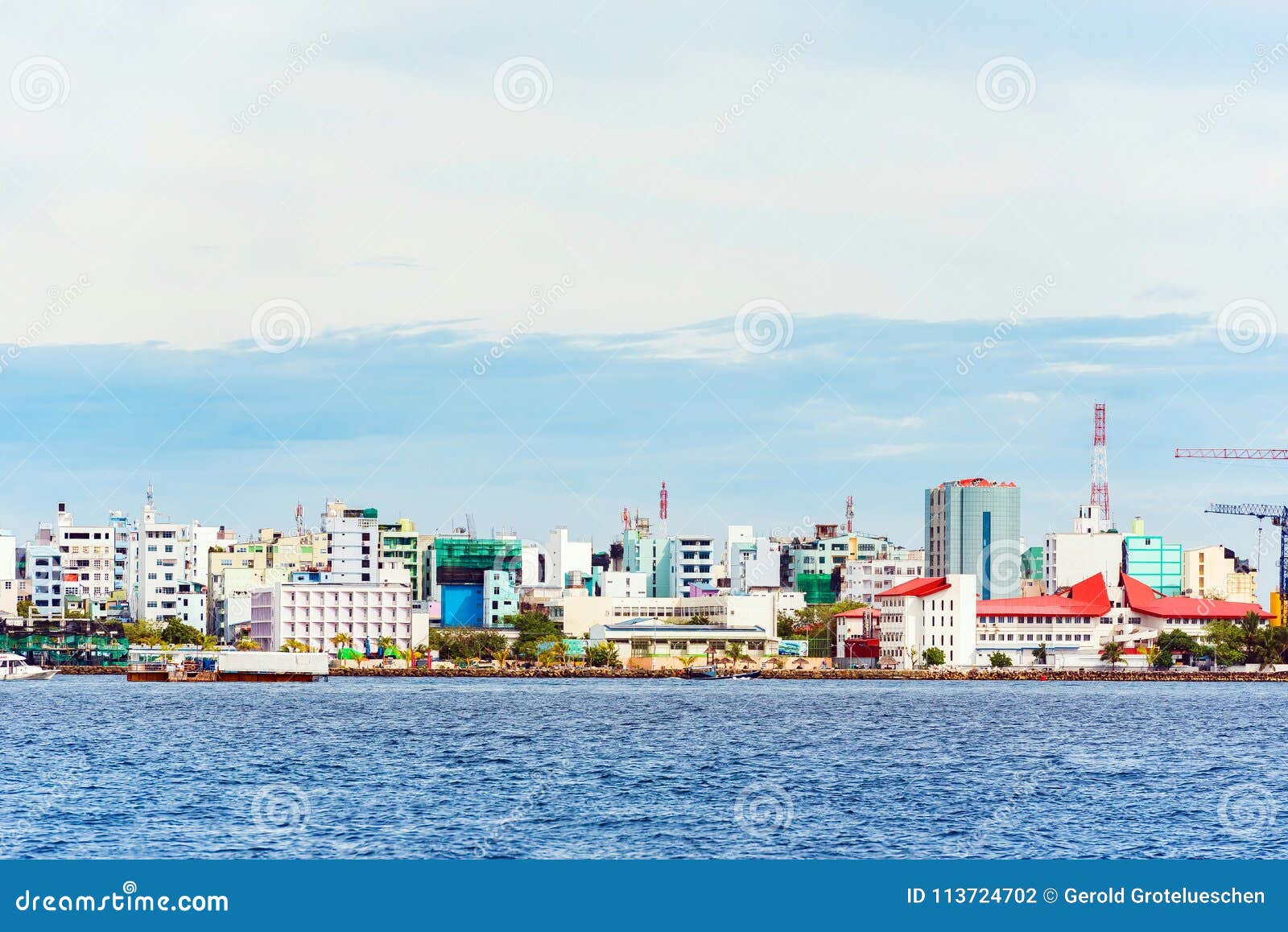 MALE, MALDIVES - NOVEMBER, 27, 2016: View of the City of Male. Editorial  Photography - Image of downtown, jetty: 113724702