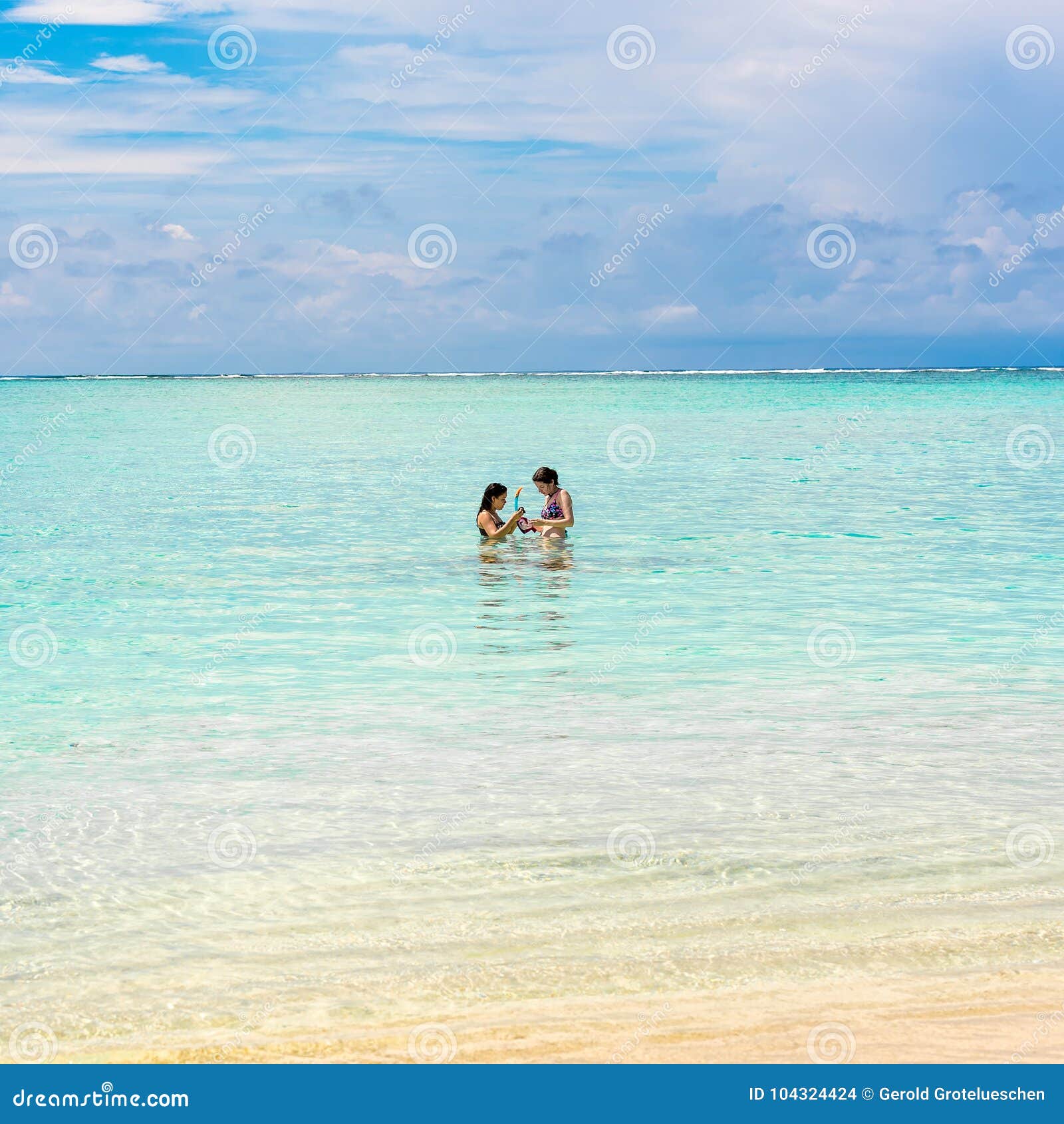 MALE, MALDIVES - NOVEMBER 18, 2016: View of the Seascape, Maldives, Indian  Ocean. Copy Space for Text. Editorial Stock Image - Image of indian, cloud:  104324424