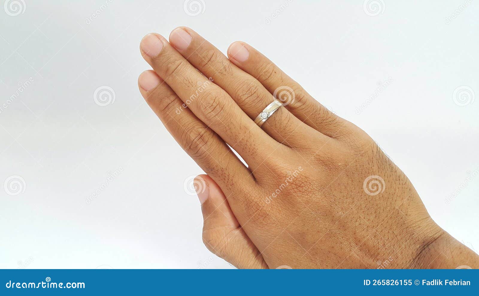 Which Finger To Wear Wedding Ring For Men 2024 | aniaart.pl