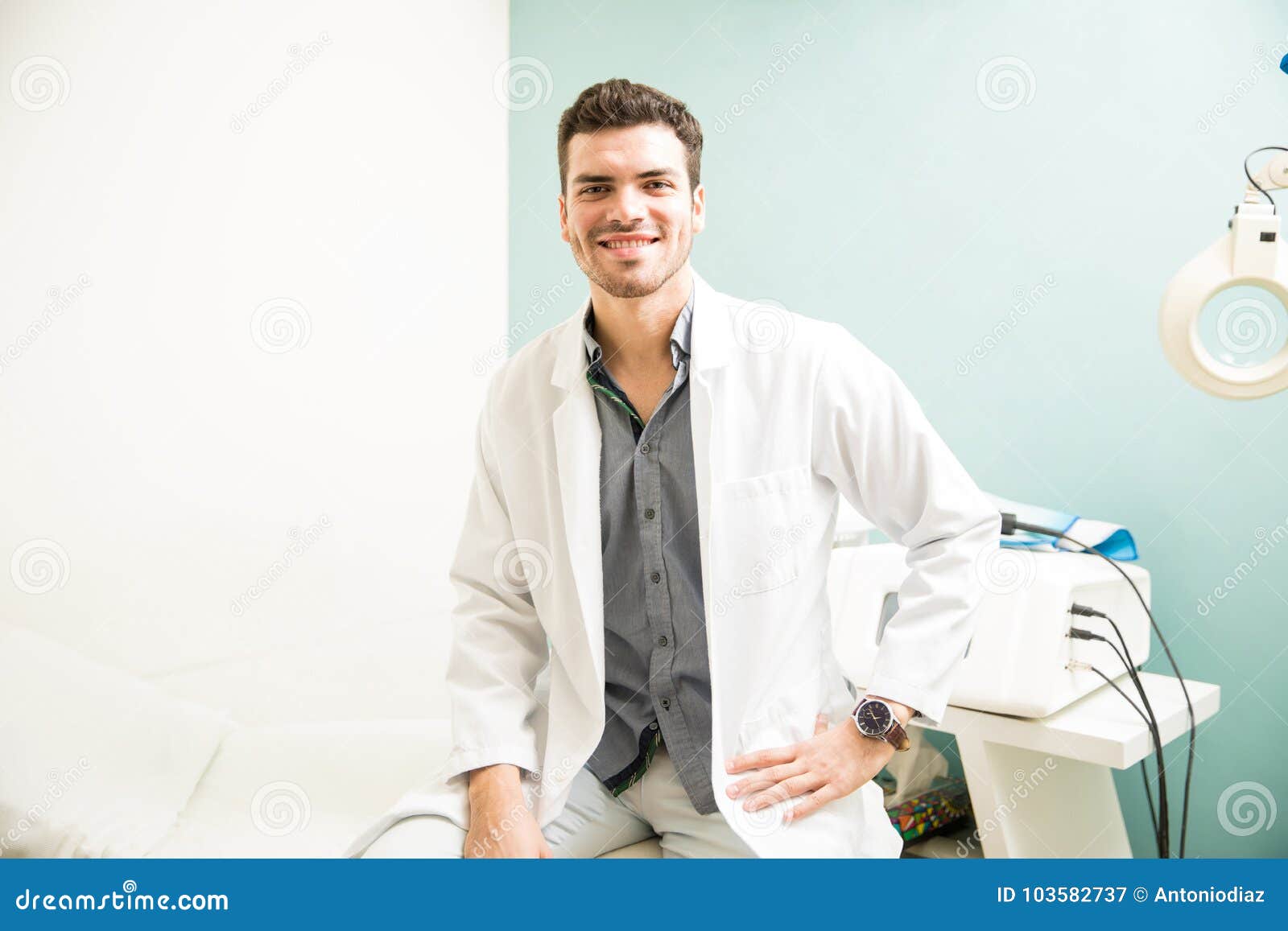 Male Therapist At A Health Spa Stock Image Image Of Latin Copy