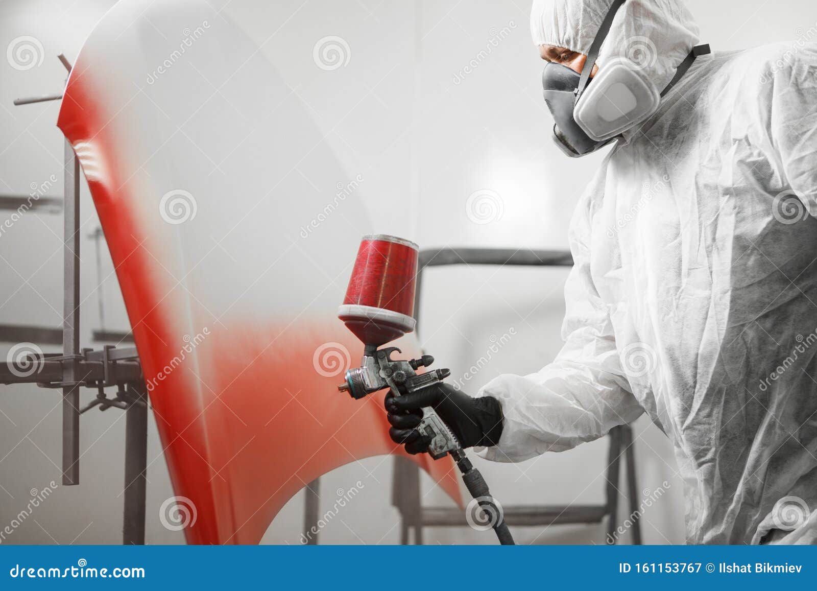 Worker Using Red Paint Spray Gun For Painting A Car Stock Photo - Download  Image Now - iStock