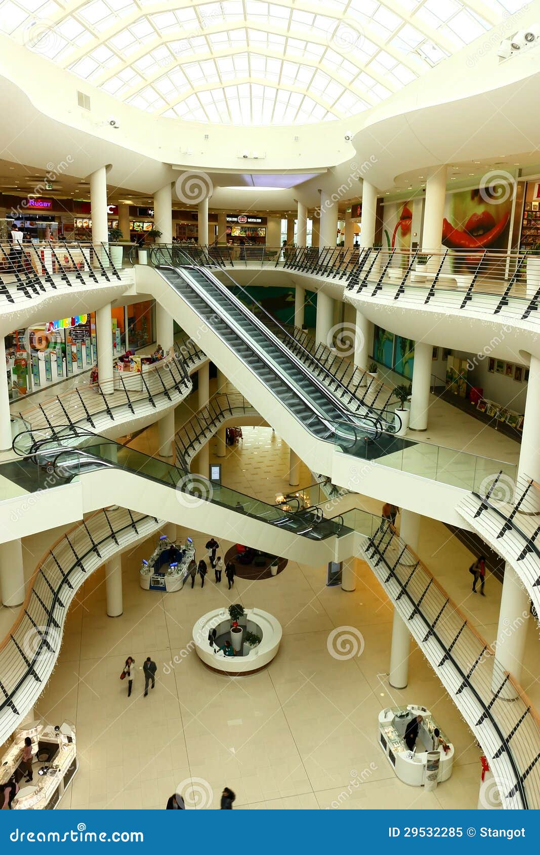 The Dubai Mall editorial stock image. Image of interior - 95872449