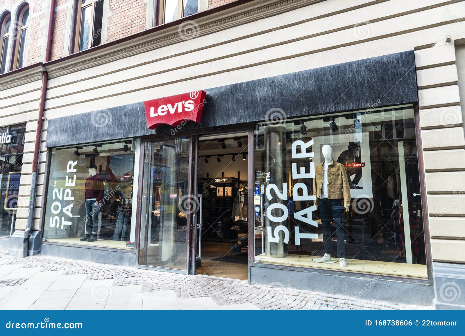levi clothing store