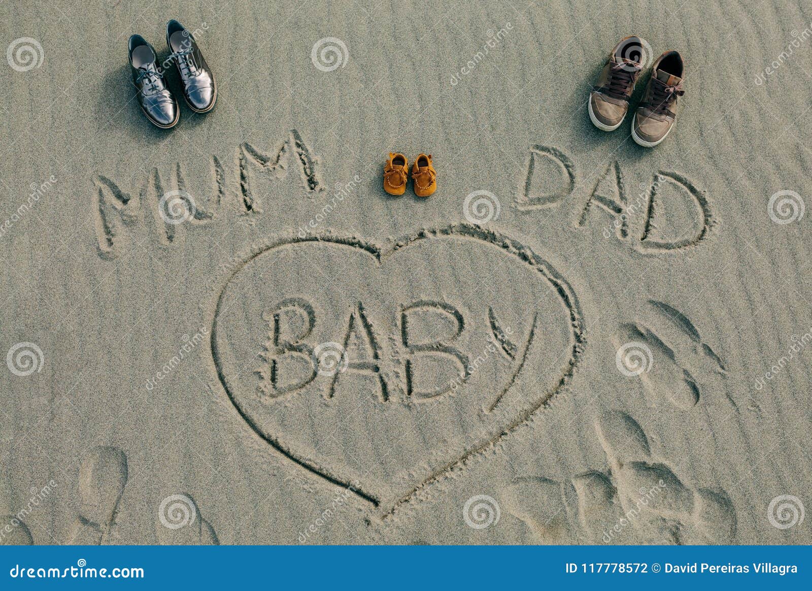 Maman Papa Et Bebe Ecrits Sur Le Sable De La Plage Photo Stock Image Du Fond Paternite Maman Papa Et Bebe Ecrits Sur Le Sable De La Plage Photo Stock Image Du Fond Paternite