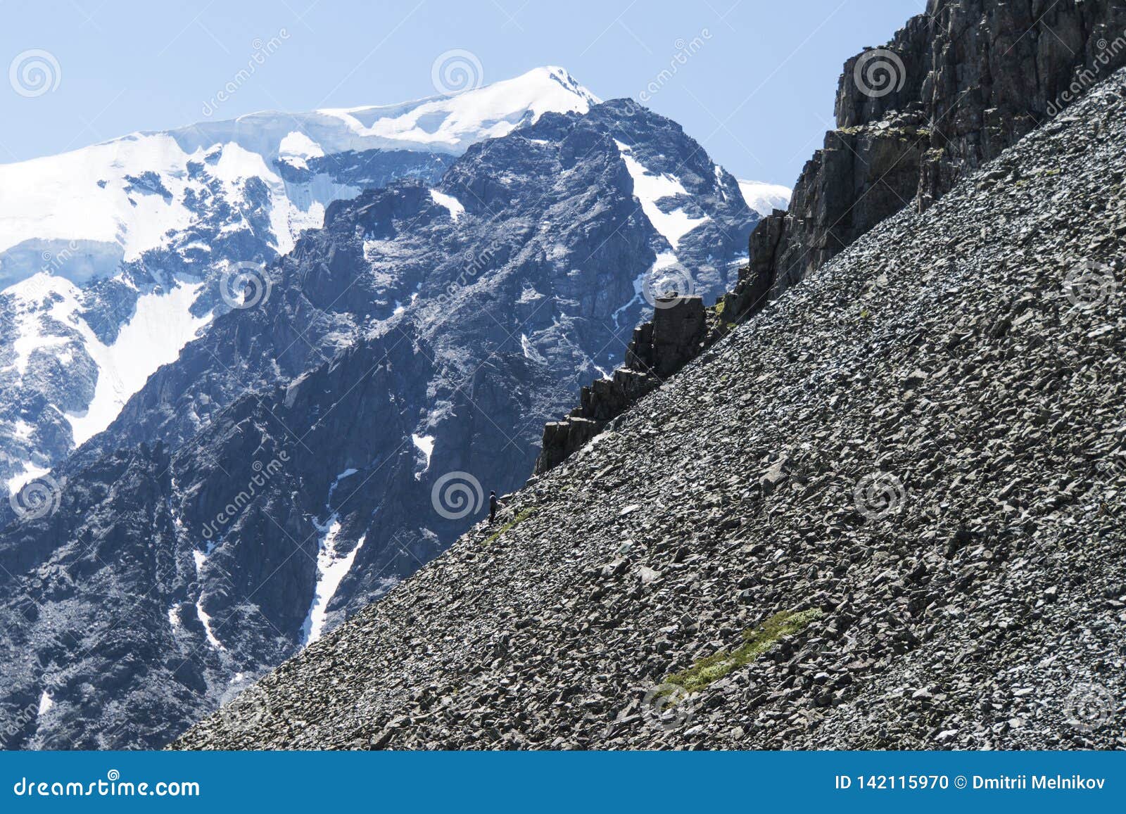 baby climbing mountain success