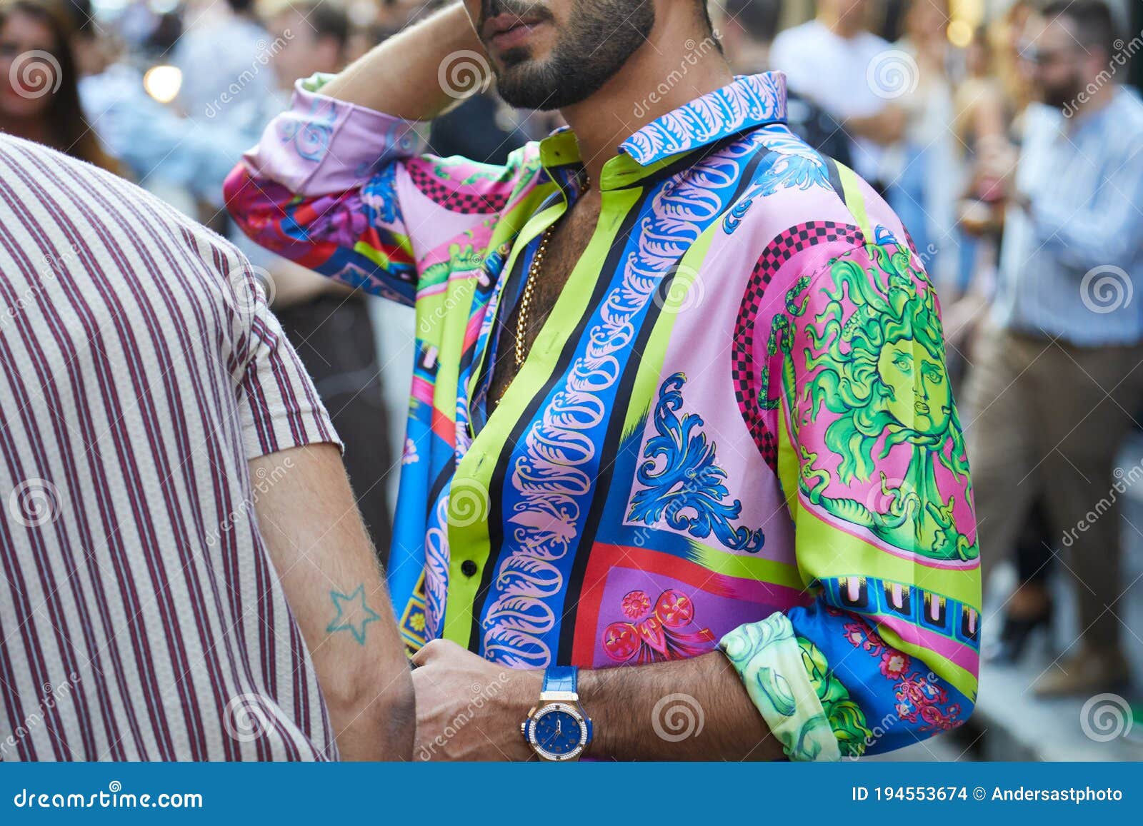 deshonesto detective George Eliot Man with Colorful Versace Shirt with Green Medusa Head before Versace  Fashion Show, Milan Fashion Week Street Editorial Stock Image - Image of  illustrative, fashion: 194553674
