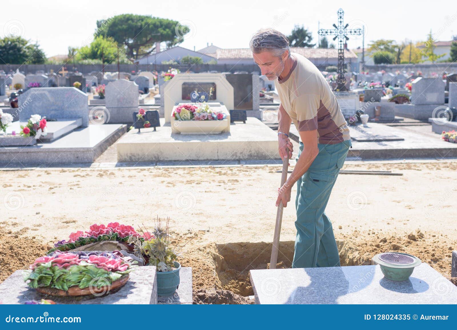 Man Digging Grave in Cemetary Stock Image Image of spade, tomb 128024335